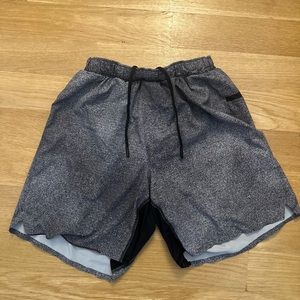Lulu lemon shorts size small color grey cement